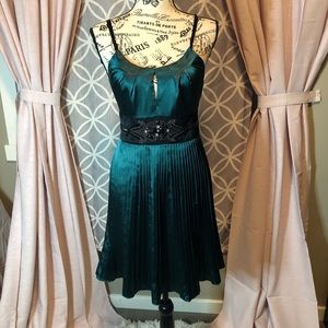 Guess emerald keyhole cocktail dress